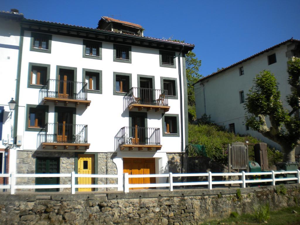 Martina Lapiko Apartment Ea Luaran gambar